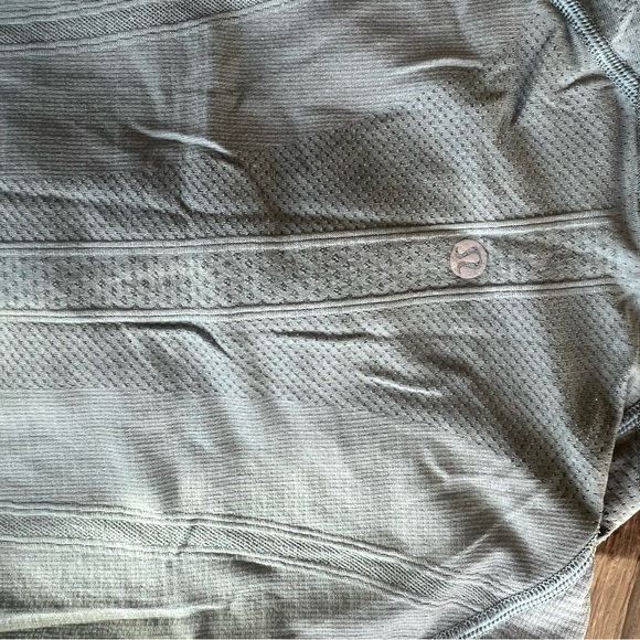 Lululemon swiftly tech tee - Picture 2 of 2